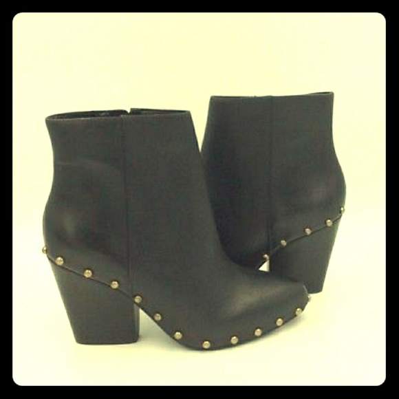 BCBG Generation Booties! Great condition - Picture 1 of 2